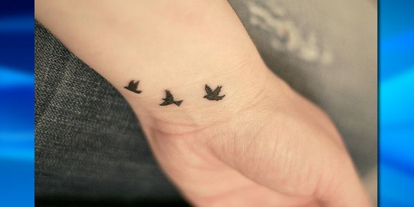 exemple-tatouage-poignet-femme-3-oiseaux-s-envolant